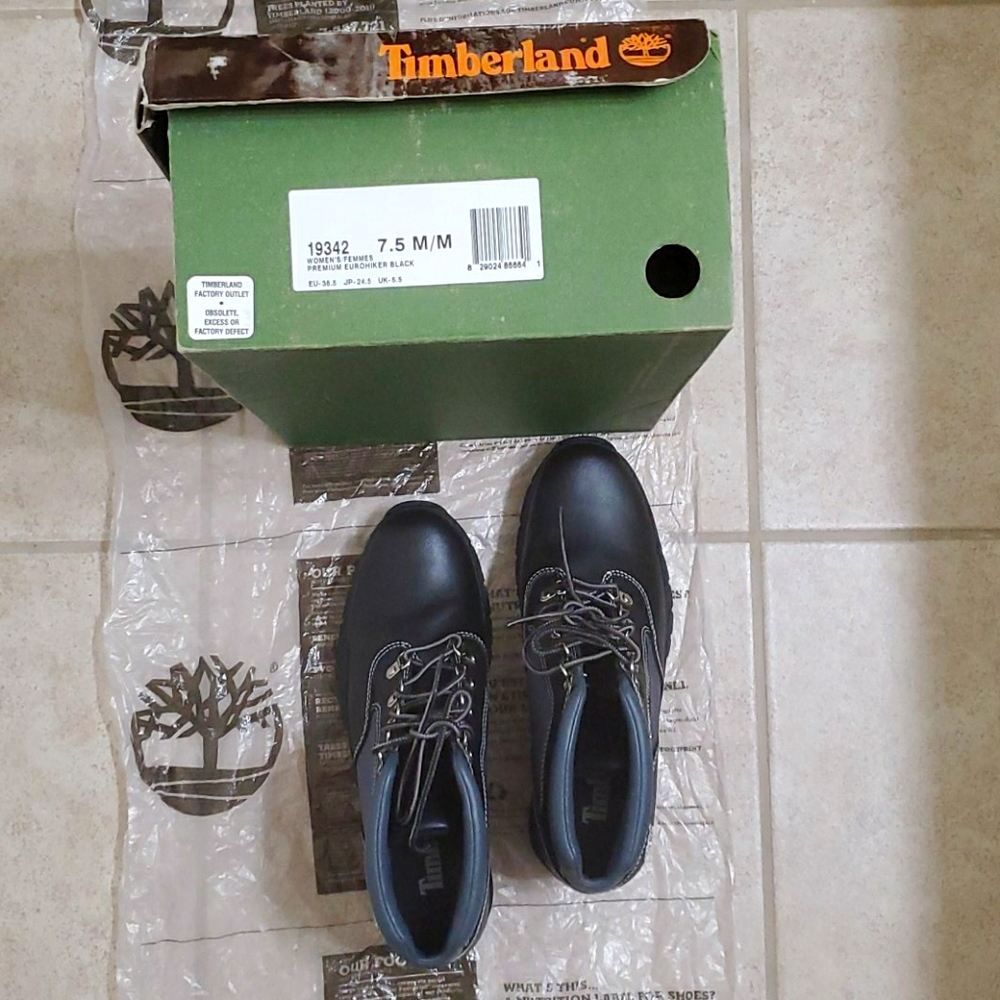 Timberland Shoes - Picture 7 of 16